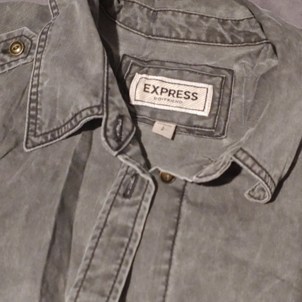 Express button up - Picture 2 of 4